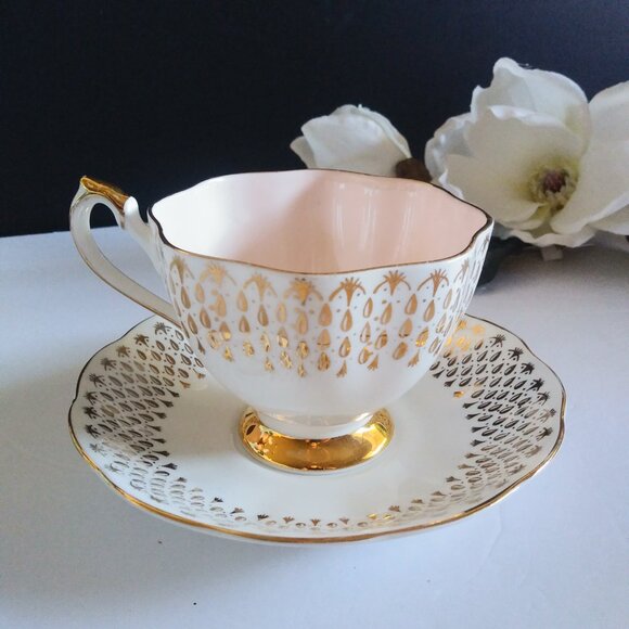 Queen Anne Bone China Tea Cup Pink Gold - Picture 4 of 16